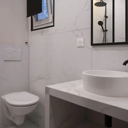 Appartement Fonctionnel Et Moderne Place Clichy - 2p *